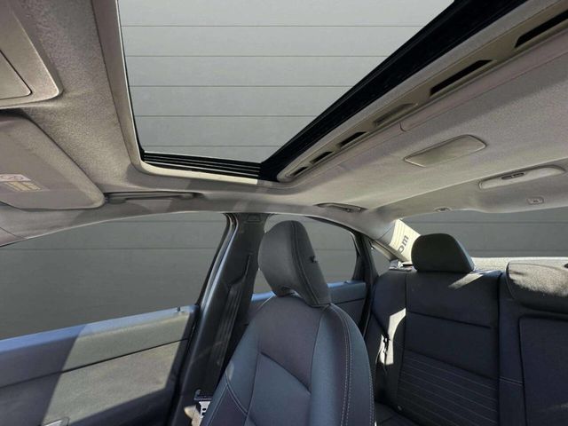 2005 Volvo S40 2.4i 4dr Sedan - 22943746 - 28