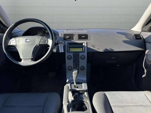 2005 Volvo S40 2.4i 4dr Sedan - 22943746 - 30