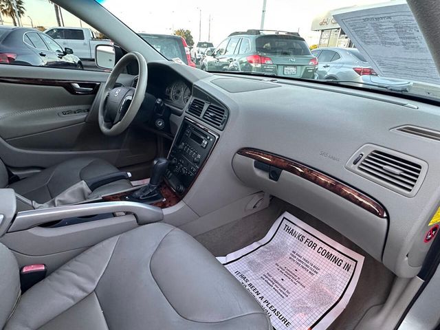 2005 Volvo XC70 Base AWD 4dr Turbo Wagon - 22993985 - 18