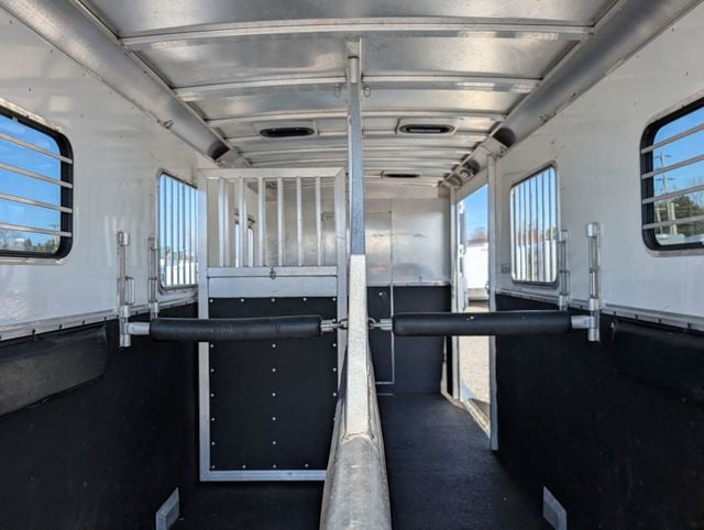 2006 Adam 2+1 Straight Load w/ Box Stall  - 22996824 - 10