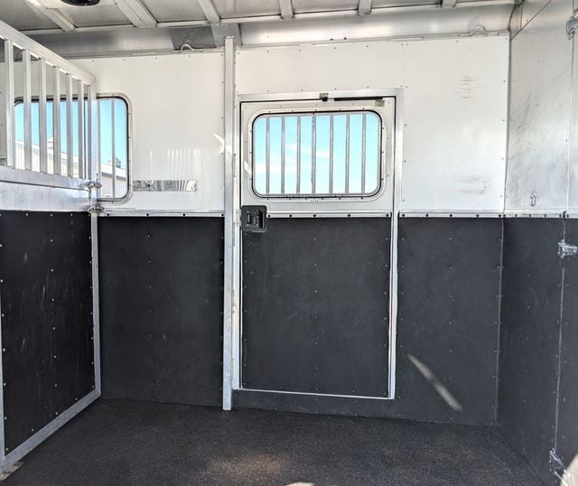 2006 Adam 2+1 Straight Load w/ Box Stall  - 22996824 - 2