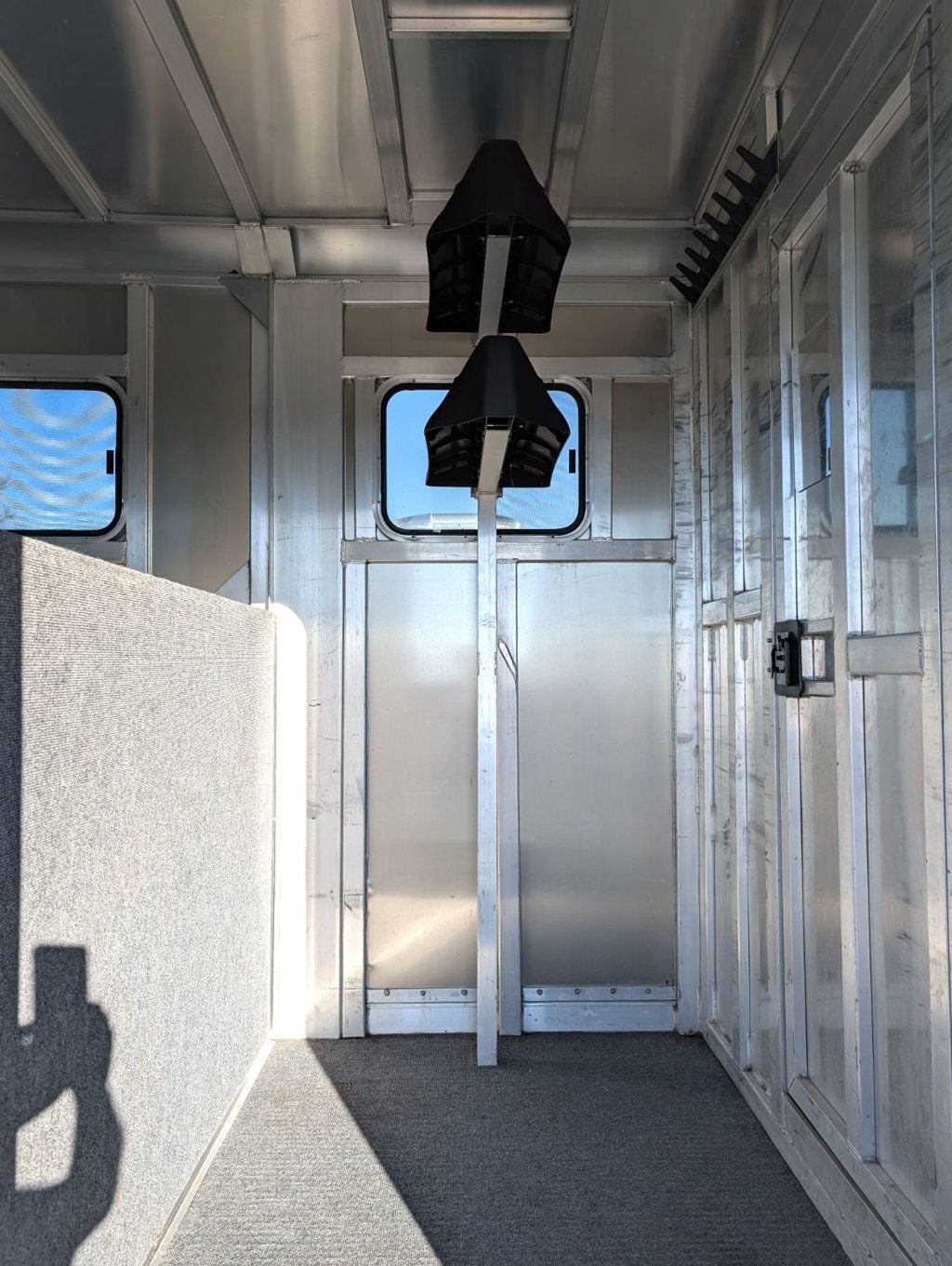 2006 Adam 2+1 Straight Load w/ Box Stall  - 22996824 - 3