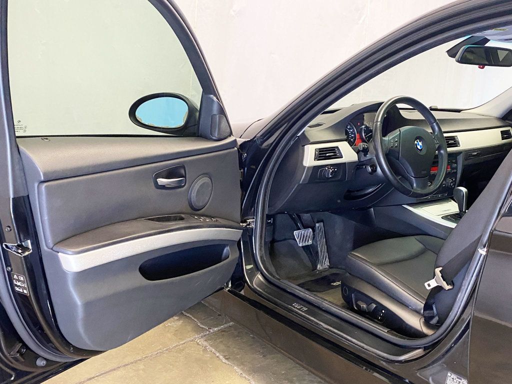 2006 BMW 3 Series 1 Owner / ALL WHEEL DRIVE  - 22954776 - 15