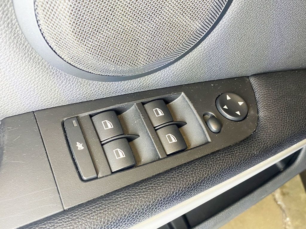 2006 BMW 3 Series 1 Owner / ALL WHEEL DRIVE  - 22954776 - 16