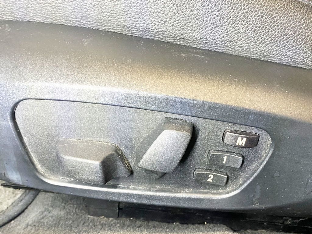 2006 BMW 3 Series 1 Owner / ALL WHEEL DRIVE  - 22954776 - 18