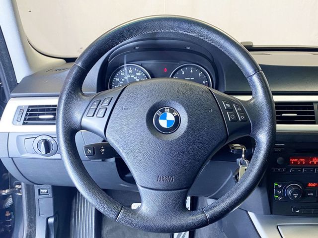 2006 BMW 3 Series 1 Owner / ALL WHEEL DRIVE  - 22954776 - 21