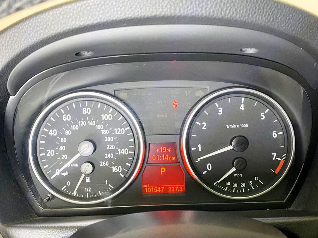 2006 BMW 3 Series 1 Owner / ALL WHEEL DRIVE  - 22954776 - 26