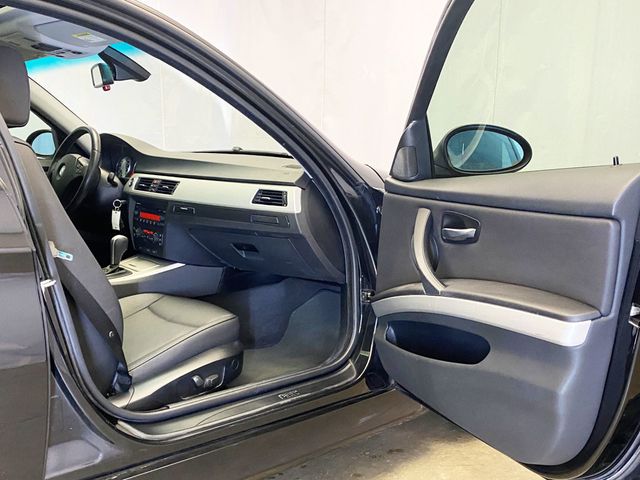 2006 BMW 3 Series 1 Owner / ALL WHEEL DRIVE  - 22954776 - 37