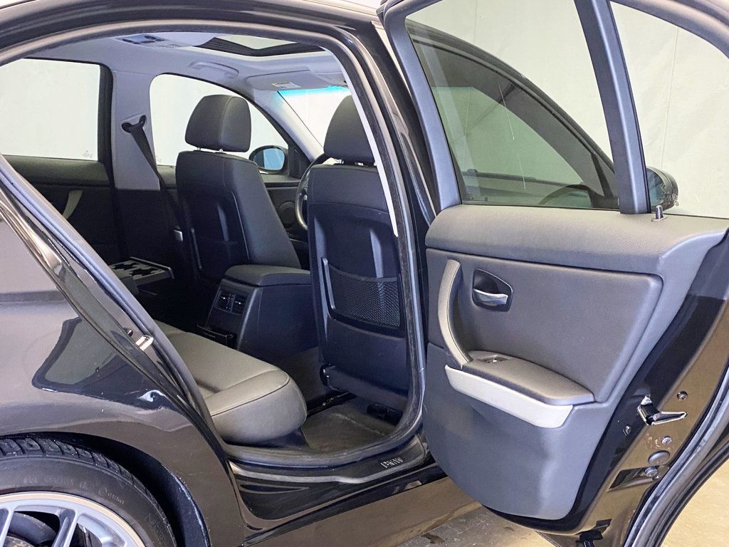 2006 BMW 3 Series 1 Owner / ALL WHEEL DRIVE  - 22954776 - 45