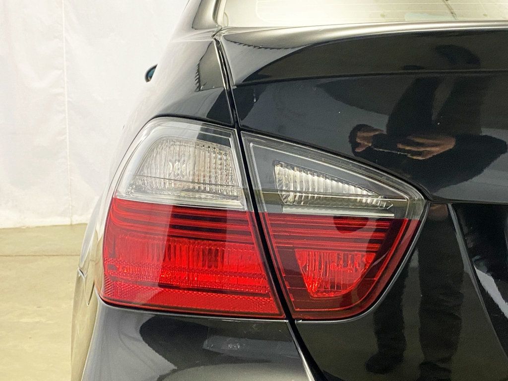 2006 BMW 3 Series 1 Owner / ALL WHEEL DRIVE  - 22954776 - 4