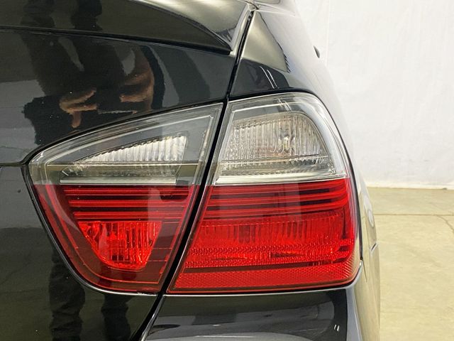 2006 BMW 3 Series 1 Owner / ALL WHEEL DRIVE  - 22954776 - 5