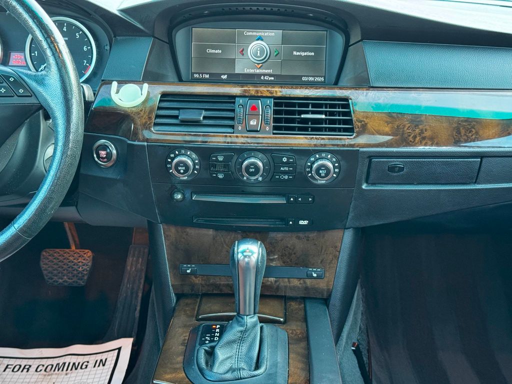 2006 BMW 5 Series 530xi - 22996024 - 19