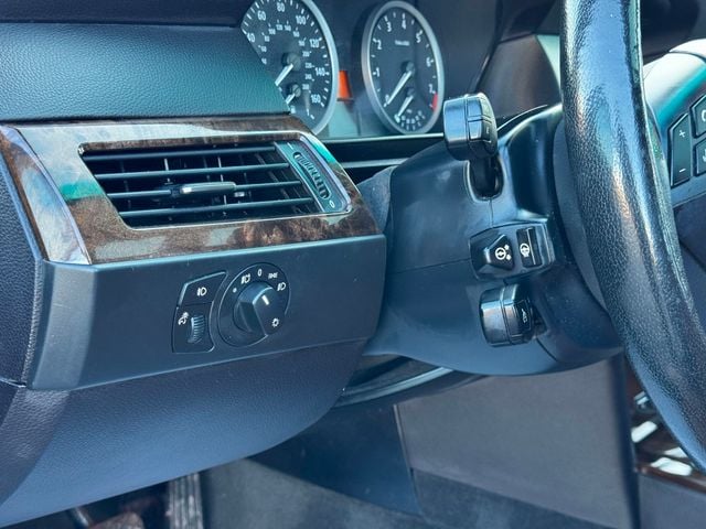 2006 BMW 5 Series 530xi - 22996024 - 8