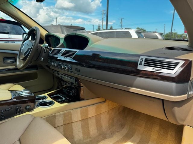 2006 BMW 7 Series 750Li - 23039289 - 19