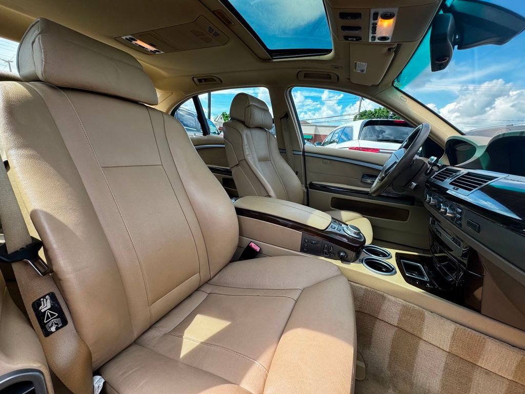 2006 BMW 7 Series 750Li - 23039289 - 21
