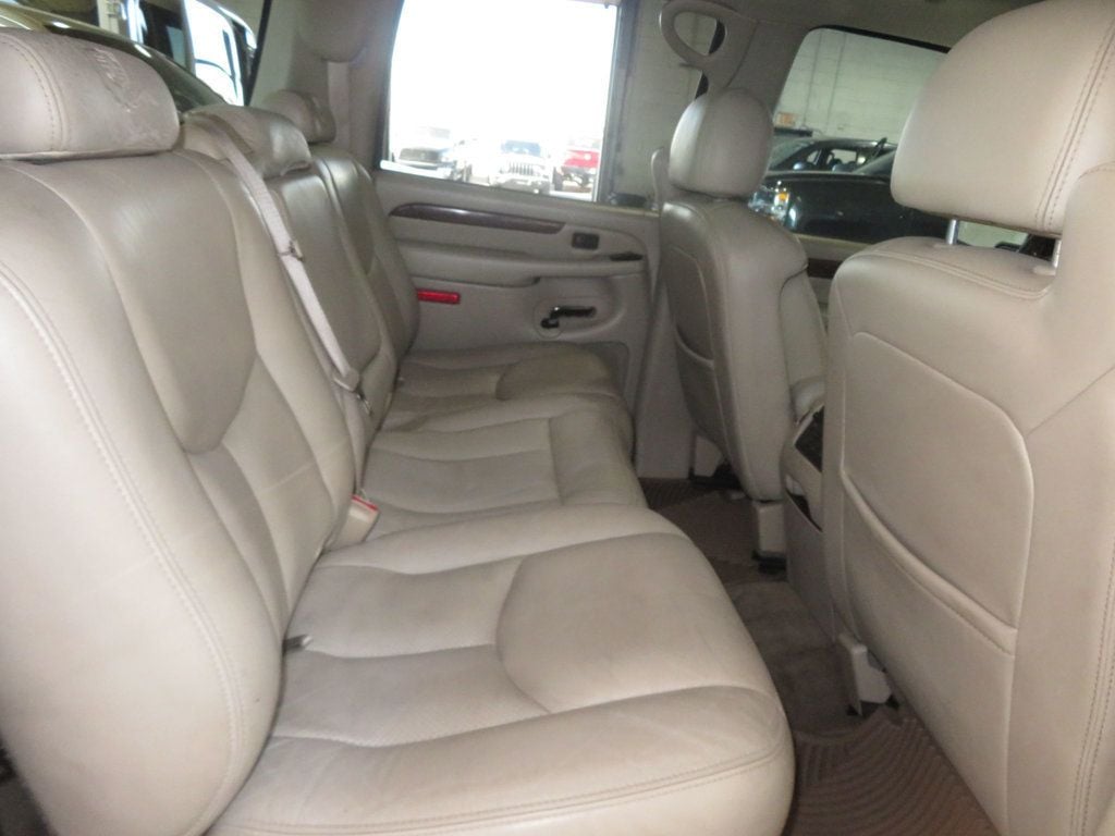 2006 Cadillac Escalade ESV ESCALADE ESV 1OWNER LOW LOW MILES EXTRA CLEAN 6.0 MOTOR  - 22726469 - 24