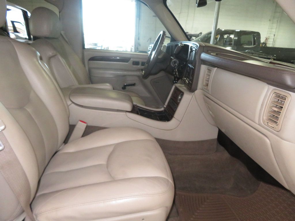 2006 Cadillac Escalade ESV ESCALADE ESV 1OWNER LOW LOW MILES EXTRA CLEAN 6.0 MOTOR  - 22726469 - 30