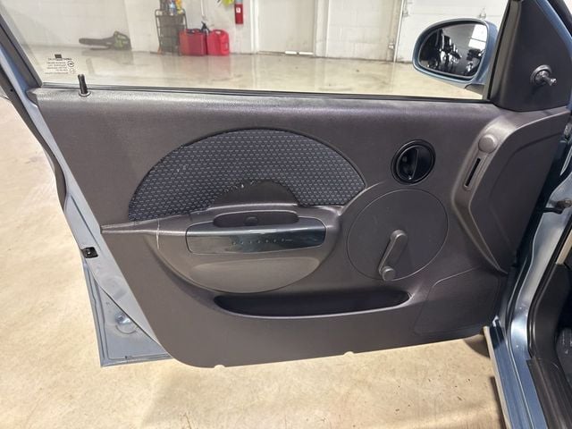 2006 Chevrolet Aveo 4dr Sedan LS - 22975701 - 16