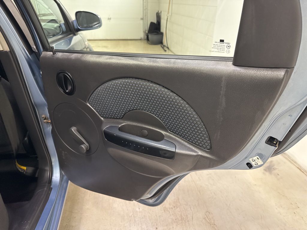 2006 Chevrolet Aveo 4dr Sedan LS - 22975701 - 25