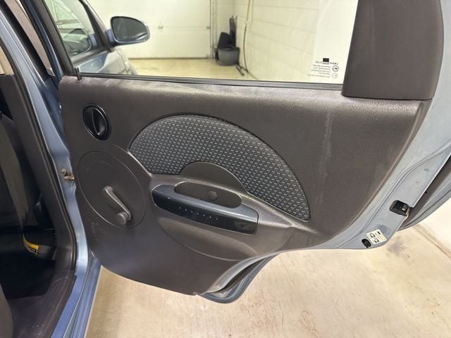 2006 Chevrolet Aveo 4dr Sedan LS - 22975701 - 25