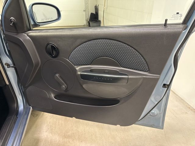 2006 Chevrolet Aveo 4dr Sedan LS - 22975701 - 29