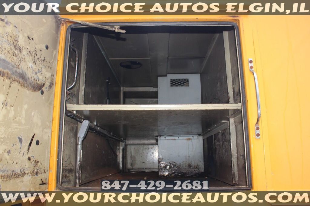 2006 Chevrolet C4500 4X2 2dr Regular Cab 128 224 in. WB - 21915628 - 10