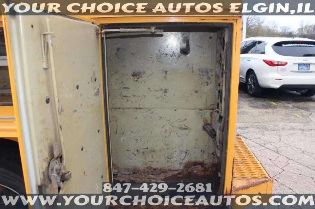 2006 Chevrolet C4500 4X2 2dr Regular Cab 128 224 in. WB - 22957486 - 12