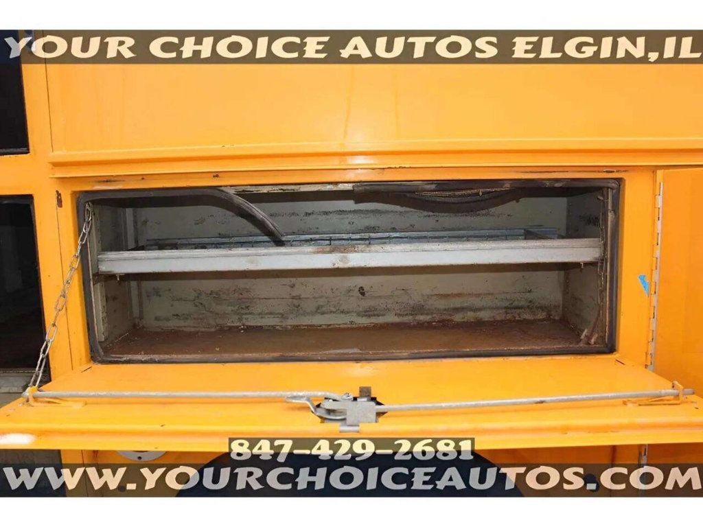 2006 Chevrolet C4500 4X2 2dr Regular Cab 128 224 in. WB - 22957486 - 31