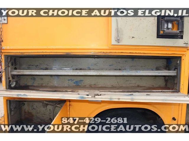 2006 Chevrolet C4500 4X2 2dr Regular Cab 128 224 in. WB - 22957486 - 33