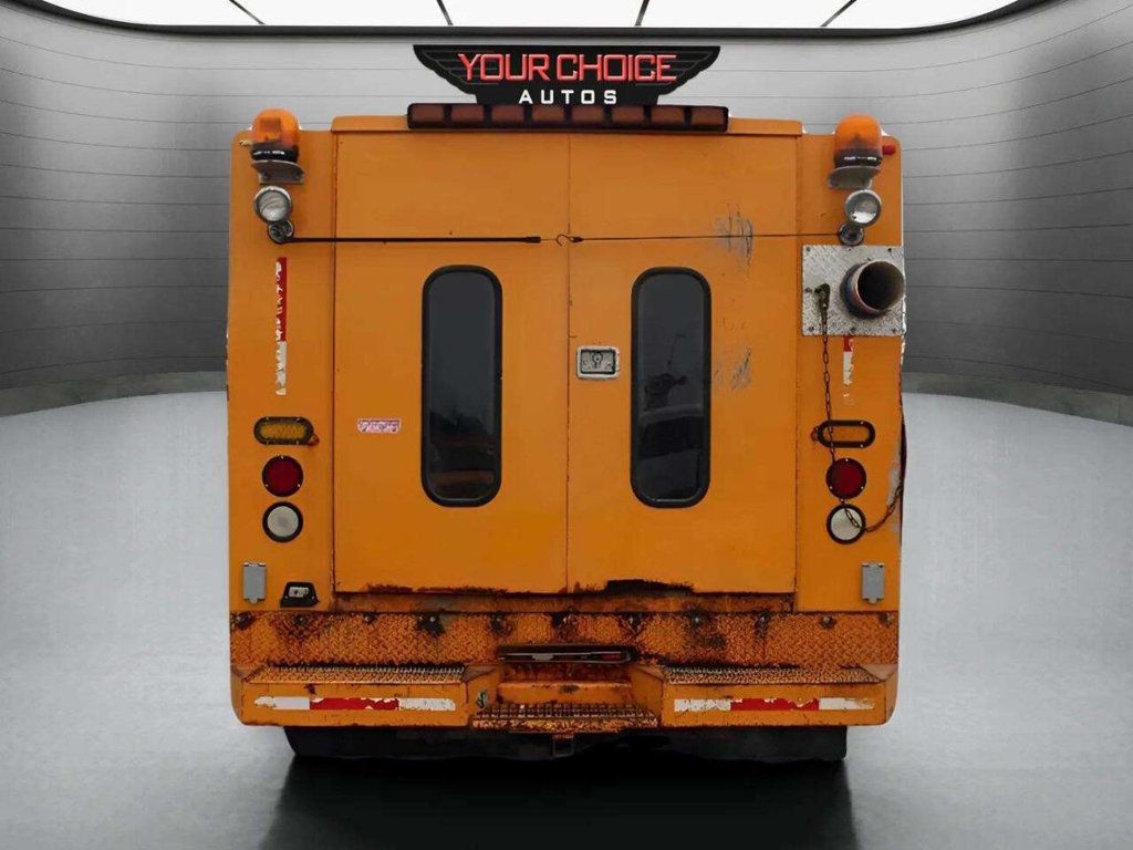 2006 Chevrolet C4500 4X2 2dr Regular Cab 128 224 in. WB - 22957486 - 5