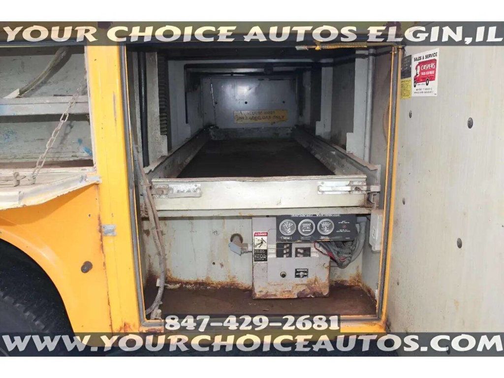 2006 Chevrolet C4500 4X2 2dr Regular Cab 128 224 in. WB - 22957487 - 14