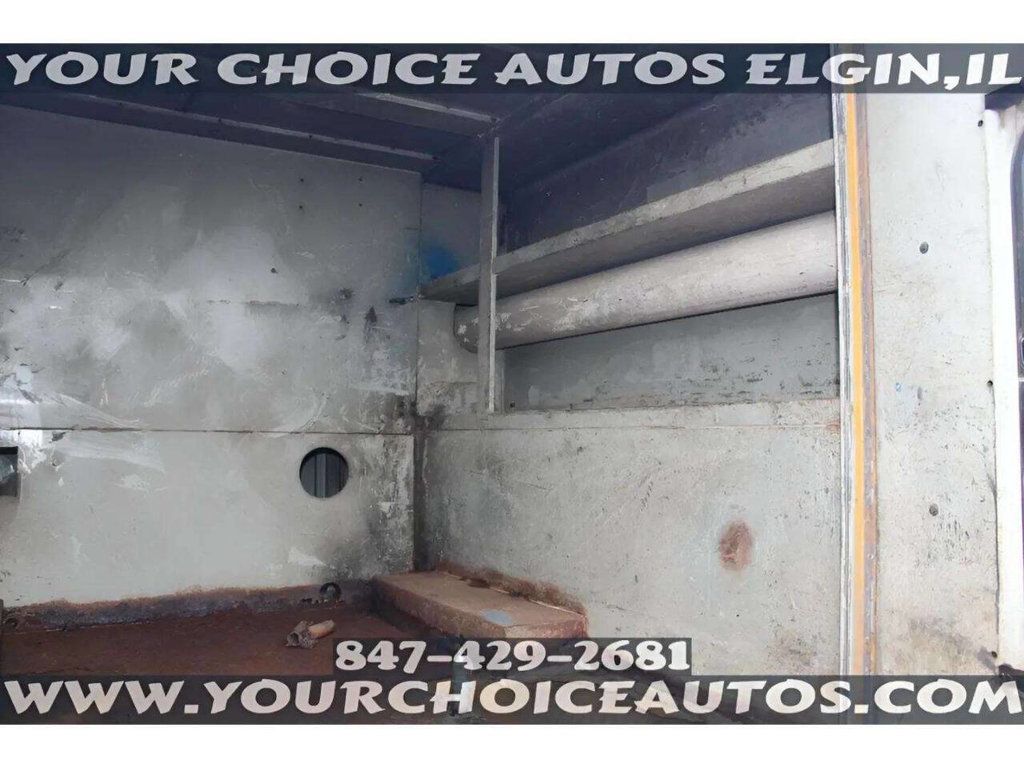 2006 Chevrolet C4500 4X2 2dr Regular Cab 128 224 in. WB - 22957487 - 31