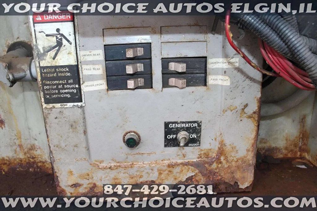 2006 Chevrolet C4500 4X2 2dr Regular Cab 128 224 in. WB - 22957487 - 33