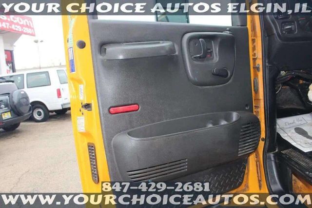 2006 Chevrolet C4500 4X2 2dr Regular Cab 128 224 in. WB - 22957487 - 34