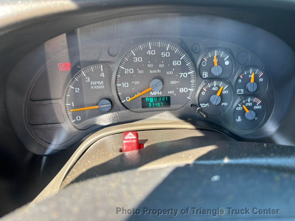 2006 Chevrolet C6500 NON CDL JUST 31k MILES! CAT DIESEL! PRE EMISSION! NO DPF AND NO DEF FLUID! ALLISON AUTO! - 22989175 - 32