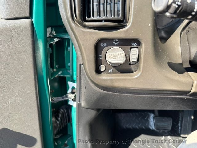 2006 Chevrolet C6500 NON CDL JUST 31k MILES! CAT DIESEL! PRE EMISSION! NO DPF AND NO DEF FLUID! ALLISON AUTO! - 22989175 - 34