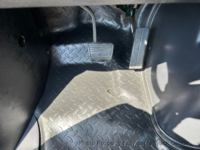 2006 Chevrolet C6500 NON CDL JUST 31k MILES! CAT DIESEL! PRE EMISSION! NO DPF AND NO DEF FLUID! ALLISON AUTO! - 22989175 - 35