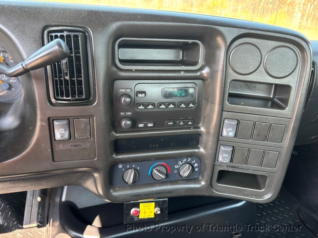 2006 Chevrolet C6500 NON CDL JUST 31k MILES! CAT DIESEL! PRE EMISSION! NO DPF AND NO DEF FLUID! ALLISON AUTO! - 22989175 - 37