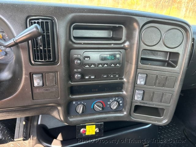 2006 Chevrolet C6500 NON CDL JUST 31k MILES! CAT DIESEL! PRE EMISSION! NO DPF AND NO DEF FLUID! ALLISON AUTO! - 22989175 - 37