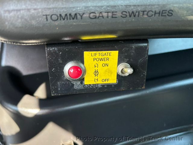 2006 Chevrolet C6500 NON CDL JUST 31k MILES! CAT DIESEL! PRE EMISSION! NO DPF AND NO DEF FLUID! ALLISON AUTO! - 22989175 - 39