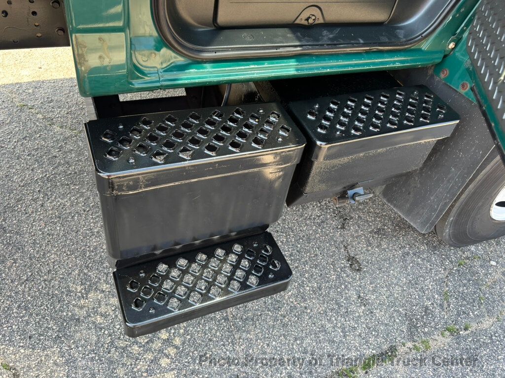 2006 Chevrolet C6500 NON CDL JUST 31k MILES! CAT DIESEL! PRE EMISSION! NO DPF AND NO DEF FLUID! ALLISON AUTO! - 22989175 - 44