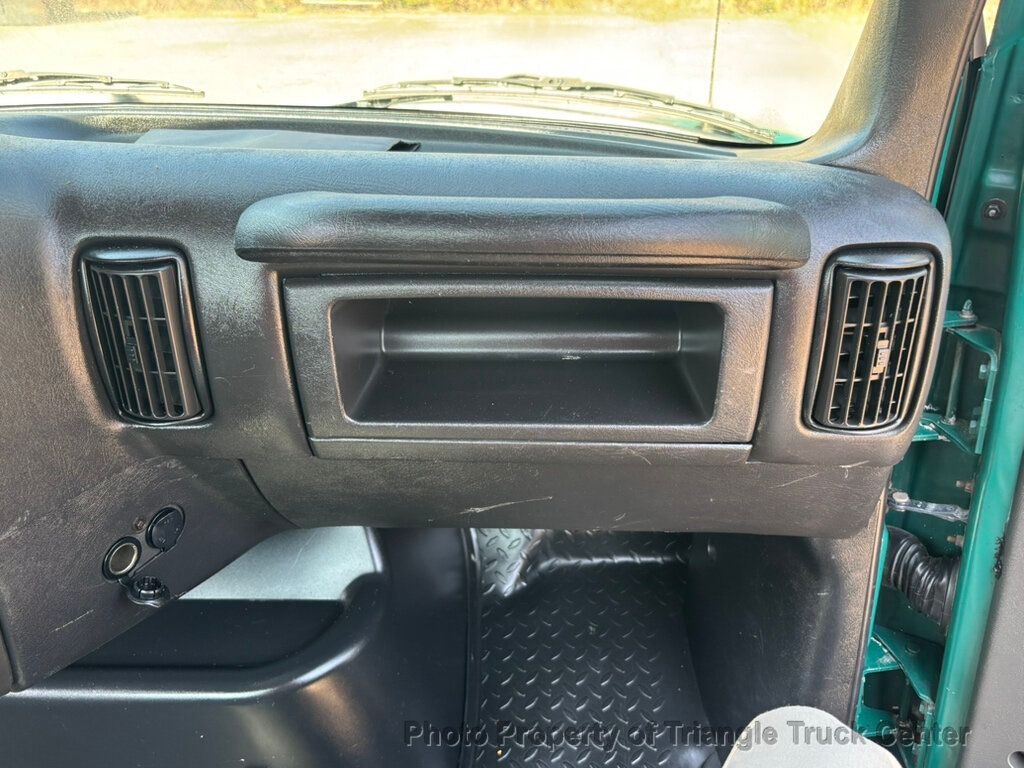 2006 Chevrolet C6500 NON CDL JUST 31k MILES! CAT DIESEL! PRE EMISSION! NO DPF AND NO DEF FLUID! ALLISON AUTO! - 22989175 - 47