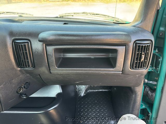2006 Chevrolet C6500 NON CDL JUST 31k MILES! CAT DIESEL! PRE EMISSION! NO DPF AND NO DEF FLUID! ALLISON AUTO! - 22989175 - 47