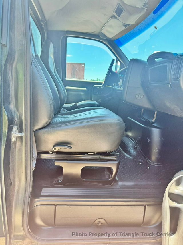 2006 Chevrolet C7500 NON CDL! JUST 47k MILES! LIFT GATE CAT C7 PRE EMISSION! ALLISON AUTO! - 23002293 - 19