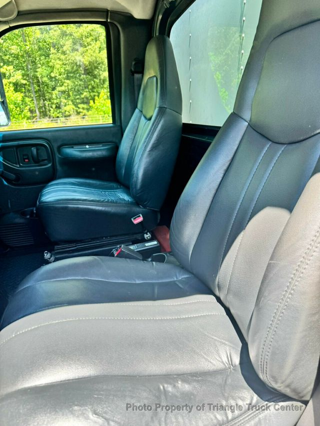 2006 Chevrolet C7500 NON CDL! JUST 47k MILES! LIFT GATE CAT C7 PRE EMISSION! ALLISON AUTO! - 23002293 - 31