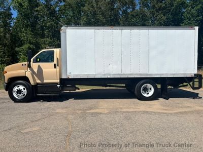 2006 Chevrolet C7500 NON CDL JUST 41k MILES! LIFT GATE