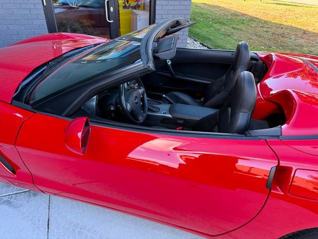 2006 Chevrolet Corvette 2dr Convertible - 22919014 - 24