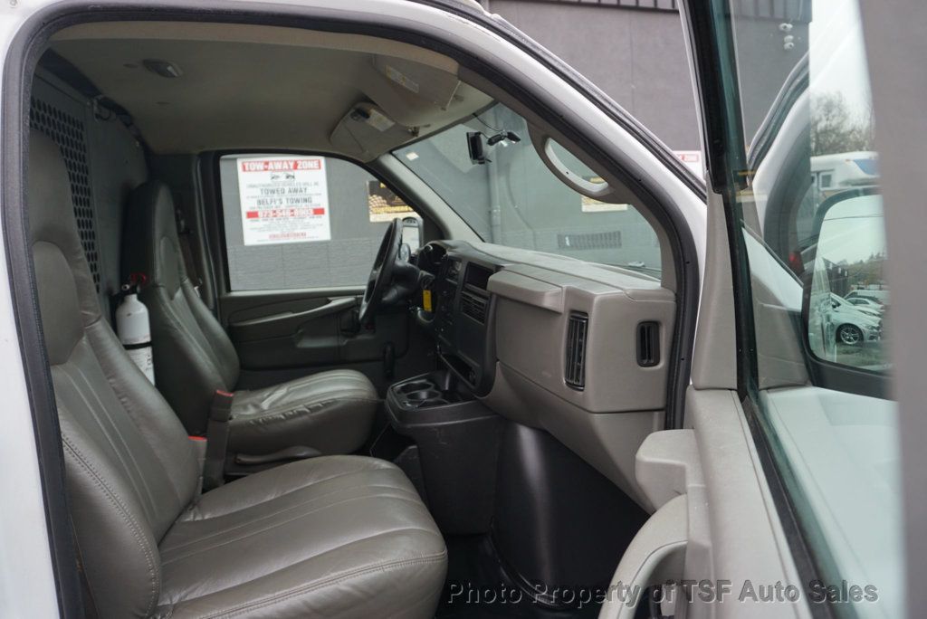 2006 Chevrolet Express Cargo Van 2500 135" WB RWD - 22949842 - 10