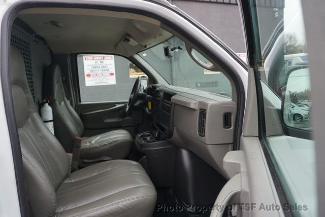 2006 Chevrolet Express Cargo Van 2500 135" WB RWD - 22949842 - 10