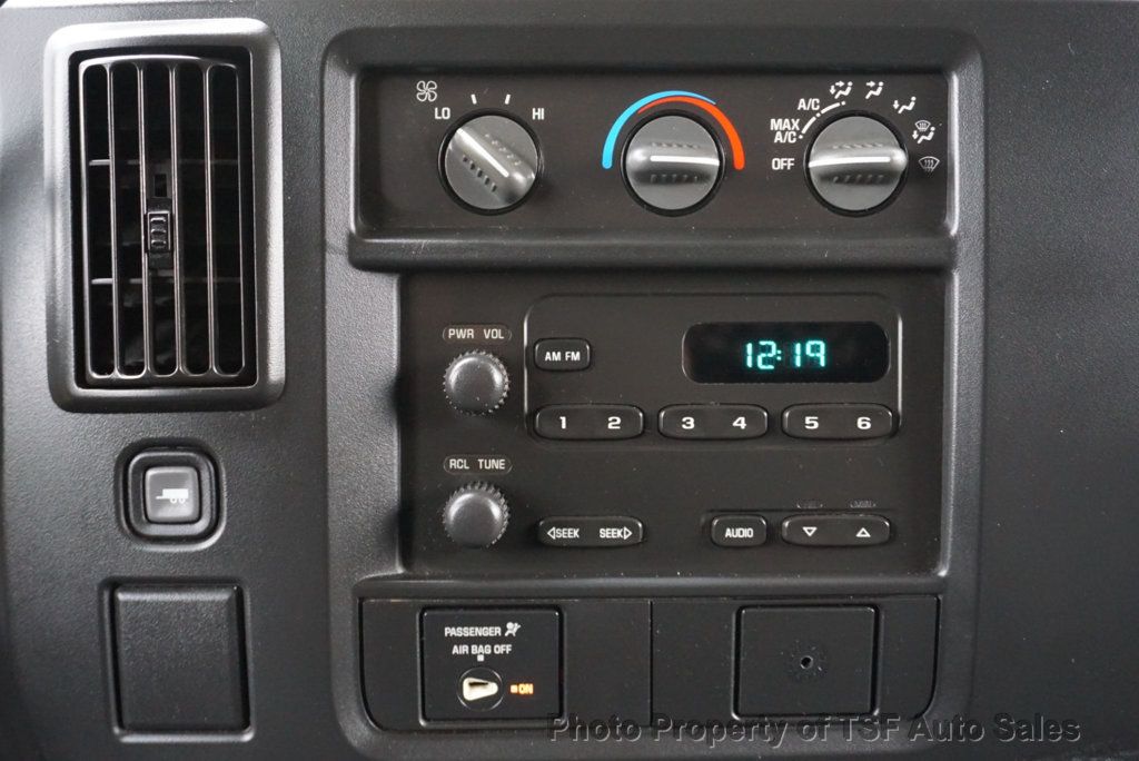 2006 Chevrolet Express Cargo Van 2500 135" WB RWD - 22949842 - 12